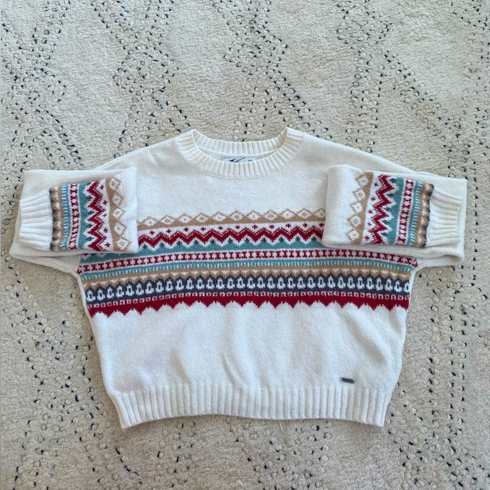 XS Hollister White Pattern Cropped Sweater